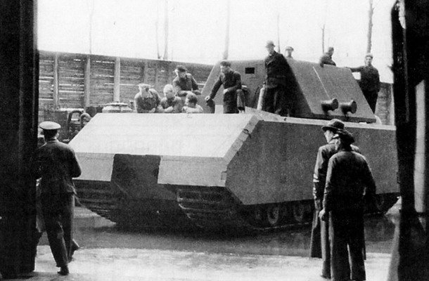 super-heavy tank Maus