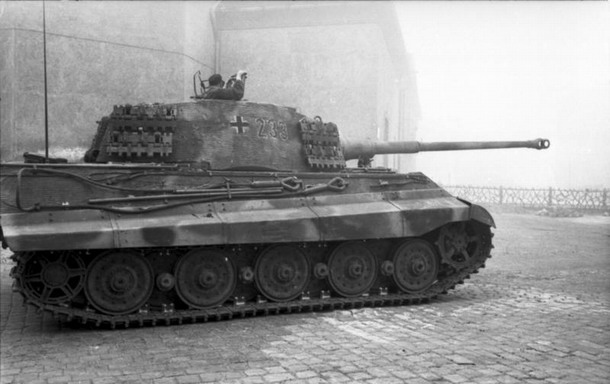 tank PzKpfw VI Ausf.B Tiger II
