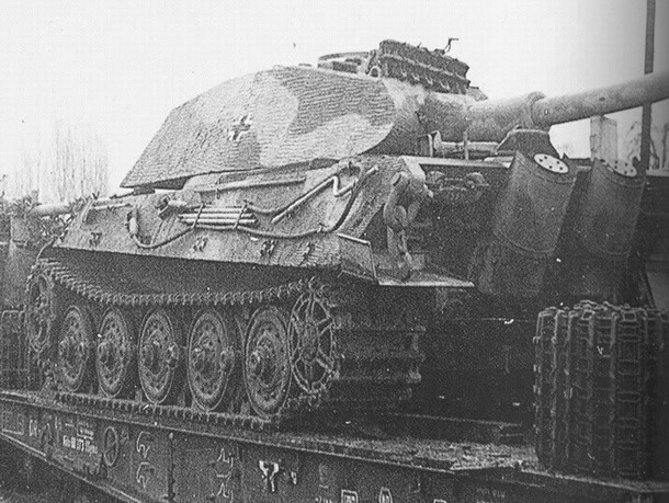 tank PzKpfw VI Ausf.B Tiger II