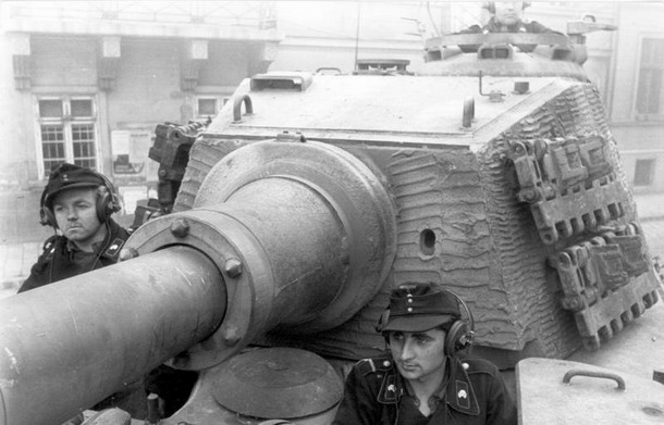 tank PzKpfw VI Ausf.B Tiger II