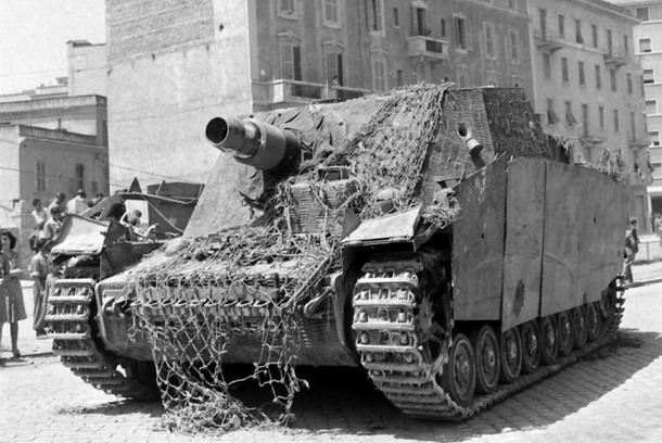 Sturmpanzer Brummbär