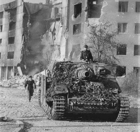 Sturmpanzer Brummbär