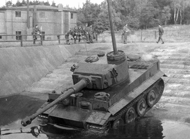 tank PzKpfw VI Tiger